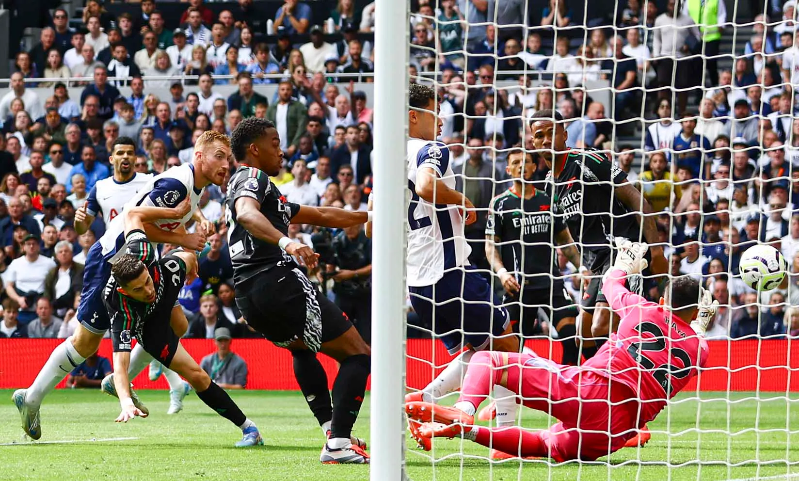 Tottenham vs Arsenal Premier League 2024-25 LIVE Updates, Scores, News and Free-commentary | Chances for both teams; both GKs make two saves each | TOT 0-0 ARS - sportzpoint.com