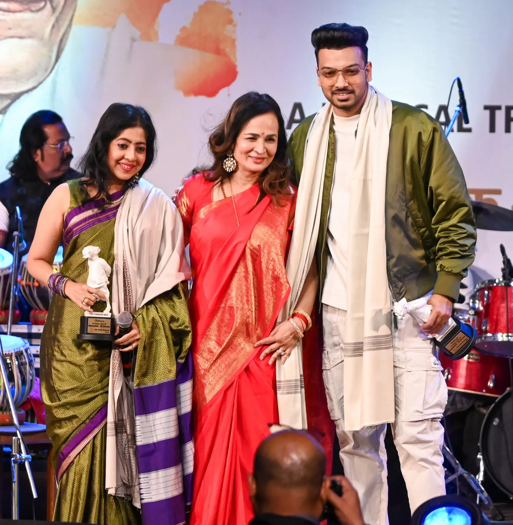 Smita Thackrey with Shreyas Puranik MUKKTI at MUKKTI - A Smita Thackrey Foundation celebrates Bala Saheb Thackrey's  Birth Anniversary