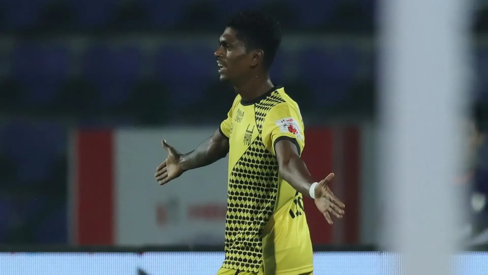ISL 2024-25 | Liston Colaco becomes the youngest footballer to win 50 ISL games-sportzpoint.com