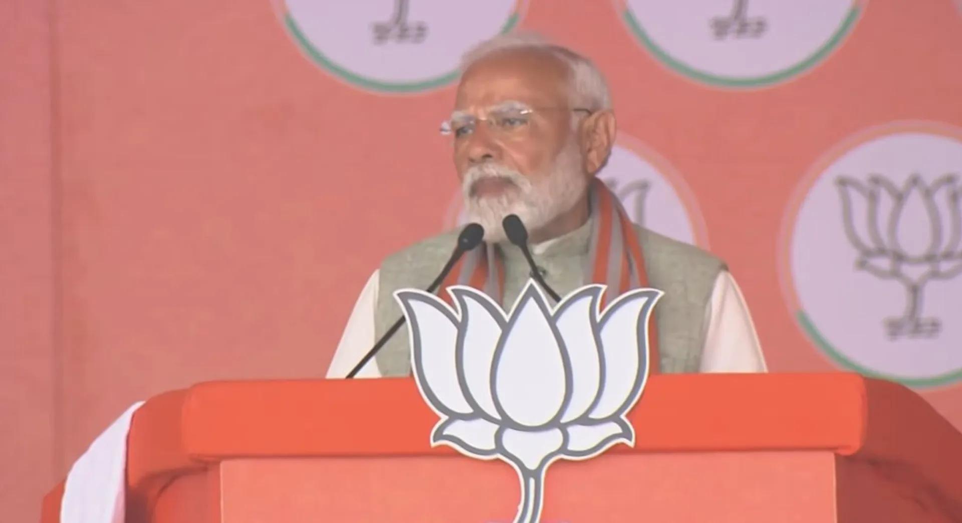 PM Modi lashed out on water dispute, delhi election, यमुना में जहर, यमुना पानी विवाद,