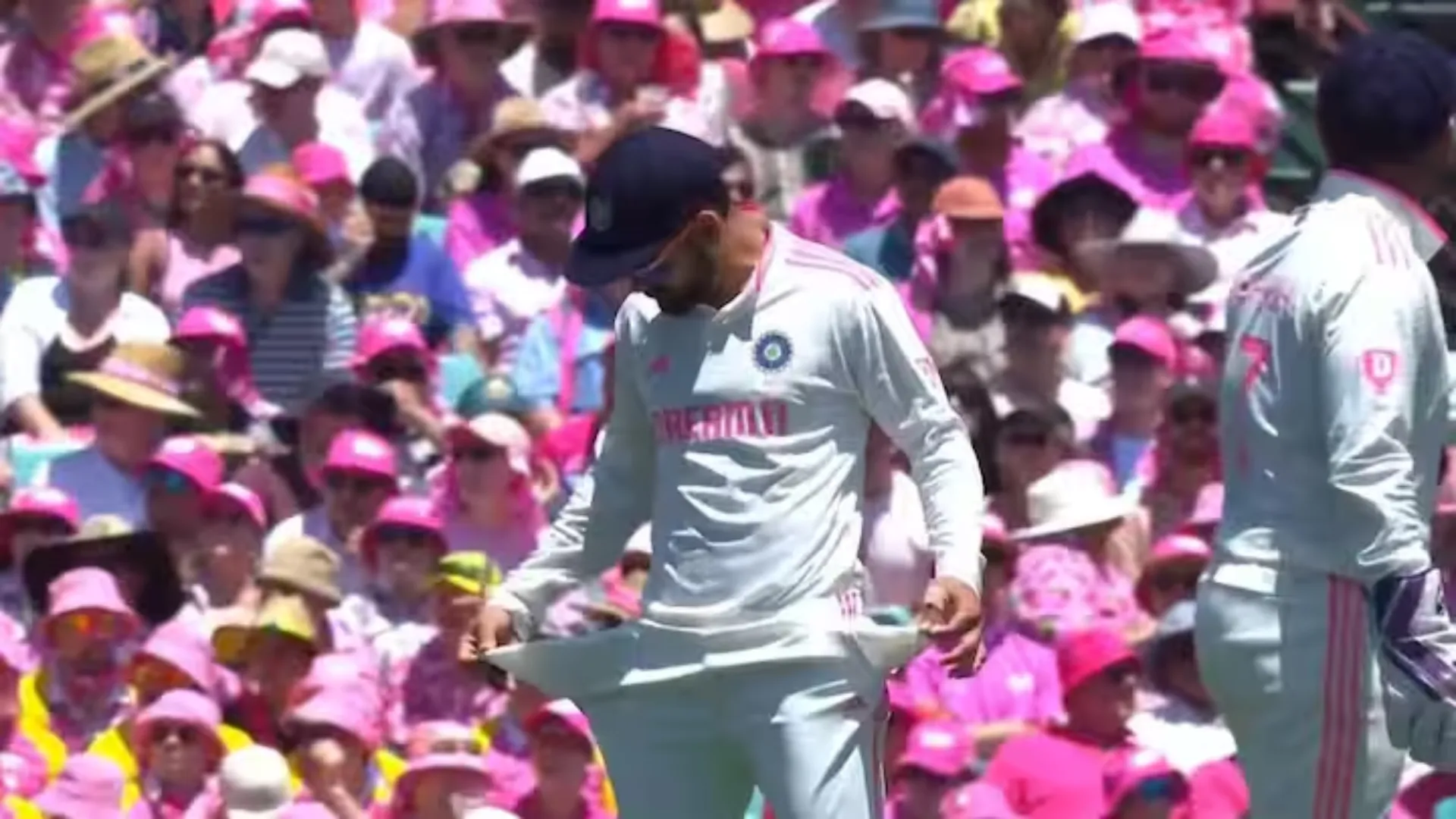 Virat Kohli ने ईंट का जवाब पत्थर से दिया