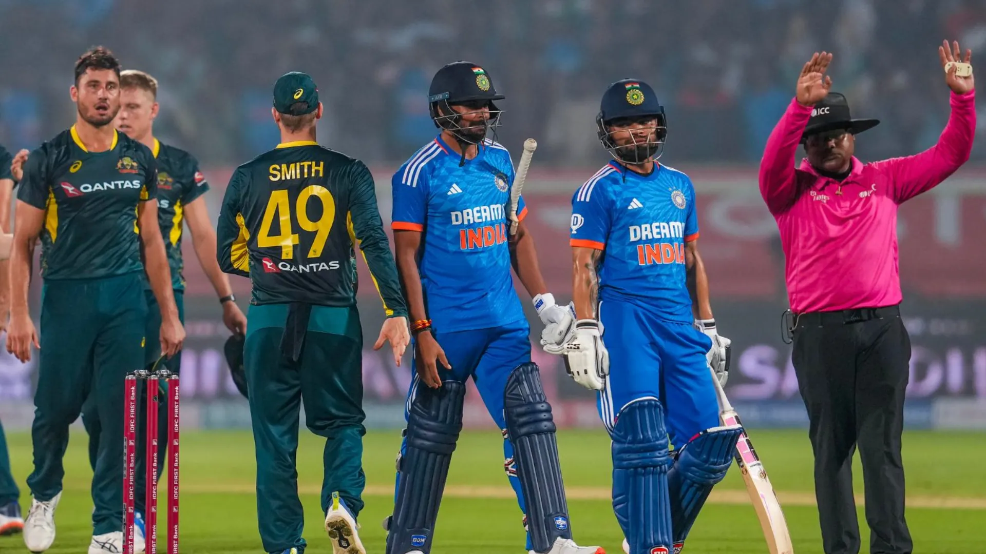 Team India ऑस्ट्रेलिया के लिए साथ खेलेगी 3 वनडे 