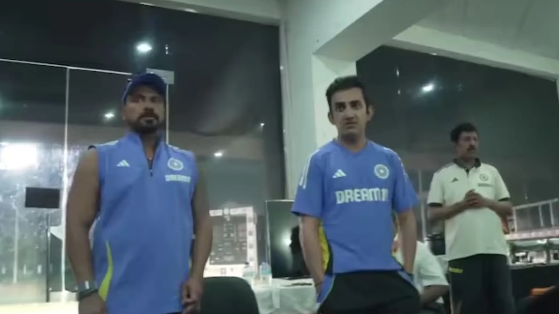 Gautam Gambhir ने सरेआम अपने साथी खिलाड़ी को डांटा 