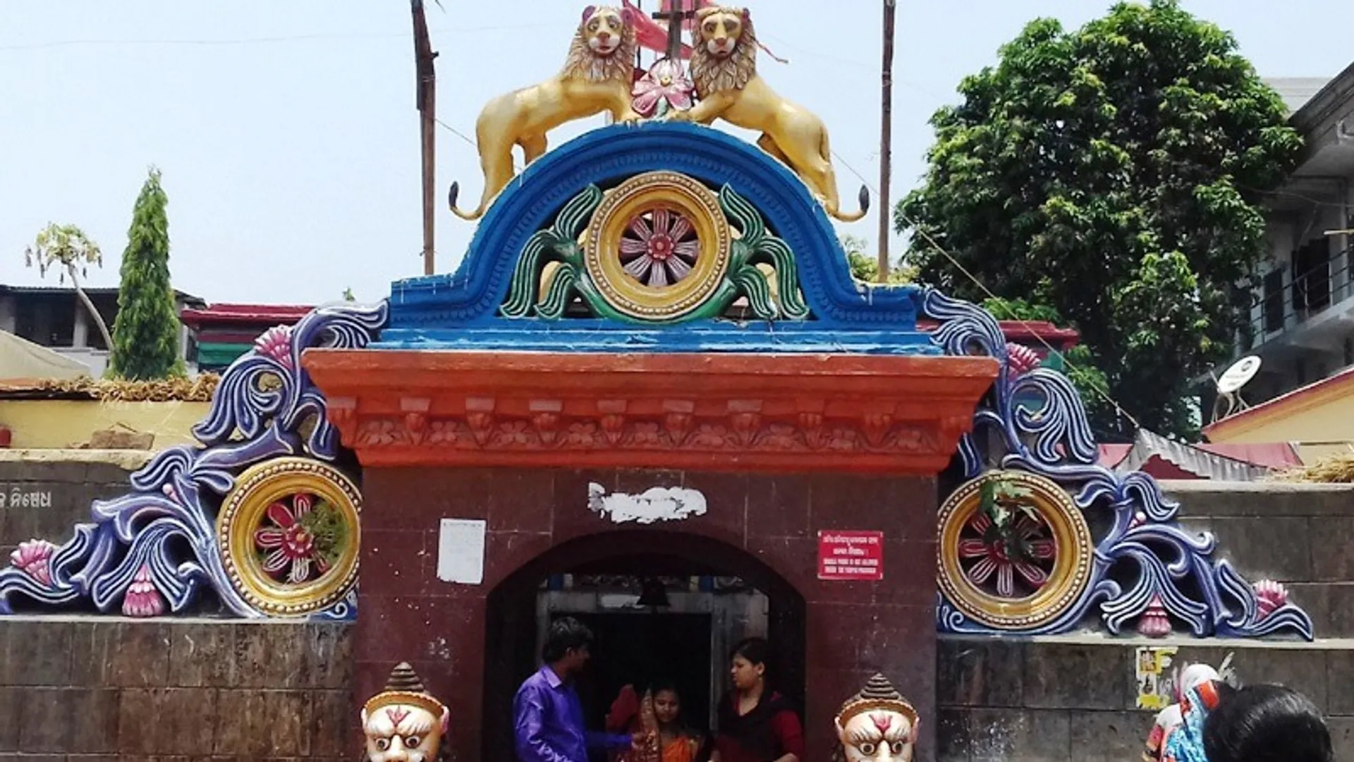 Maa-Katak-Chandi-Temple-Entrance-1 post image