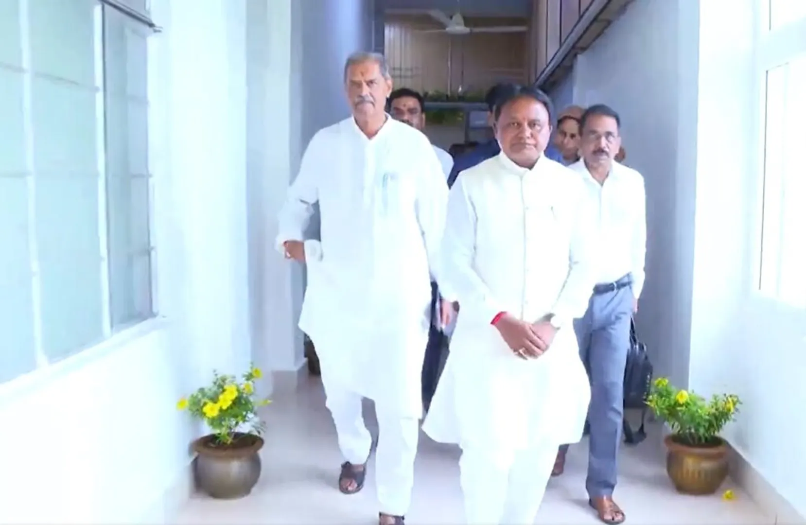Mohan Majhi bows as he enters Lok Seva Bhawan for first time as Odisha CM