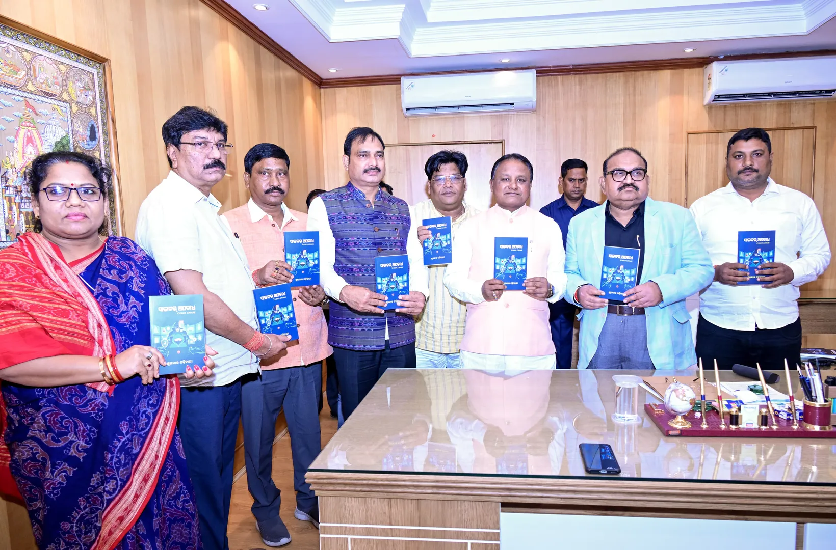 ସାଇବର ସଚେତନତାମୂଳକ ପୁସ୍ତକ ଉନ୍ମୋଚନ କଲେ ମୁଖ୍ୟମନ୍ତ୍ରୀ