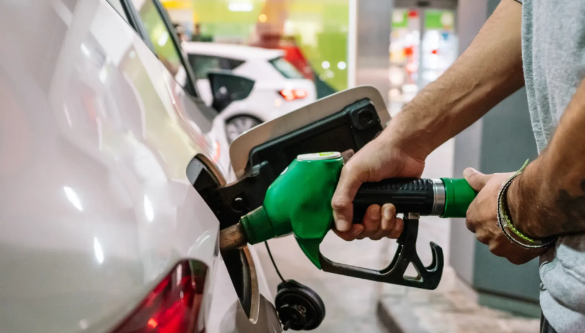 Petrol-diesel vehicles sold  to be stop in India by this year