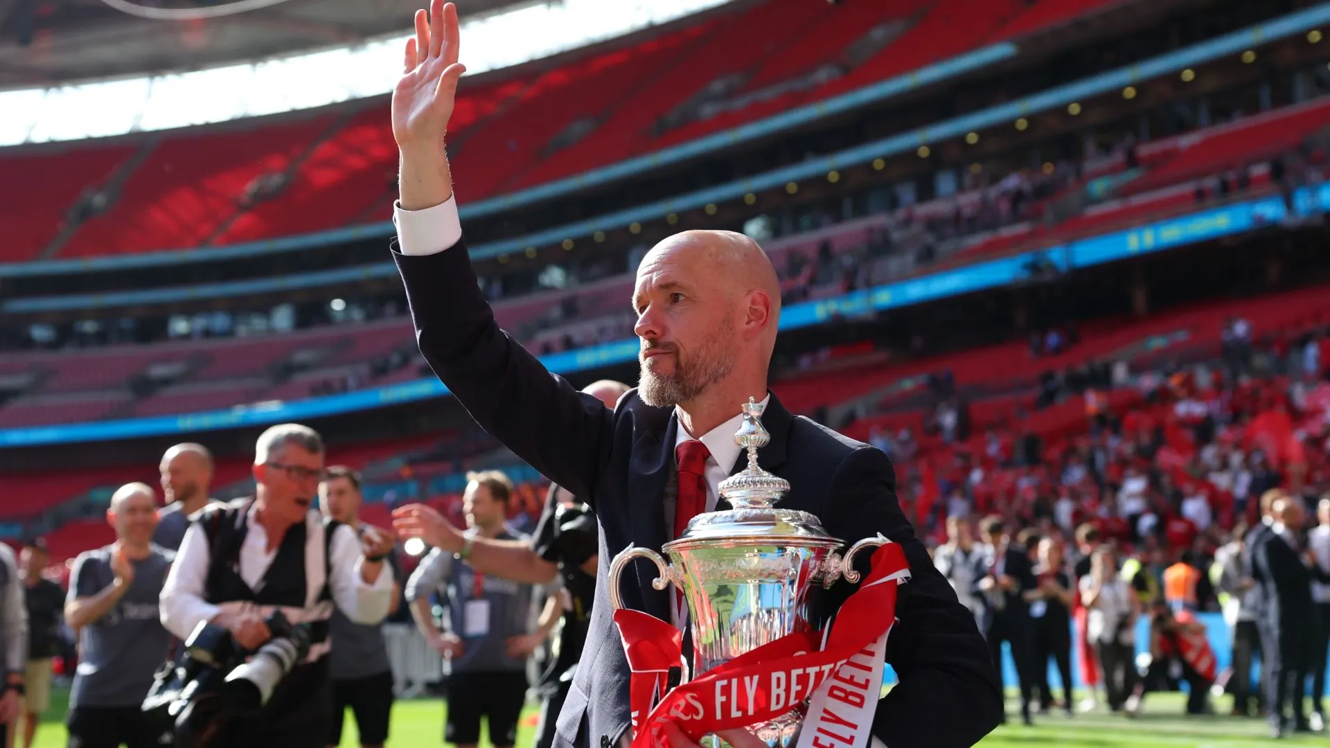 BREAKING: Erik Ten Hag is sacked by Manchester United-sportzpoint.com