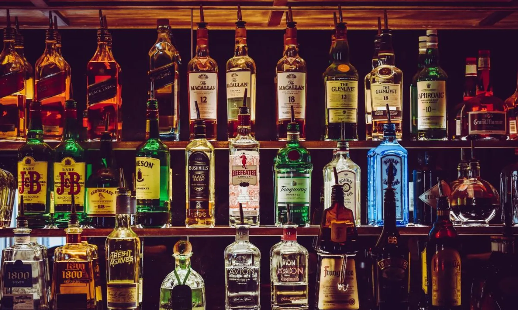 No liquor without ID Delhi government on underage drinking