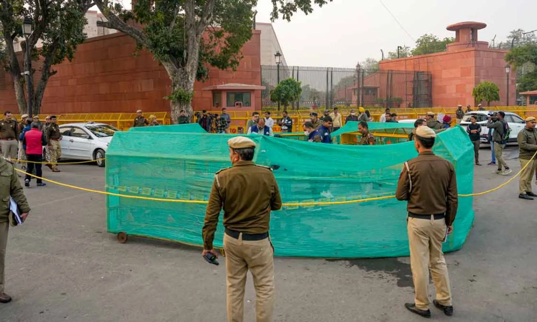 Delhi man who set himself on fire near parliament passes away