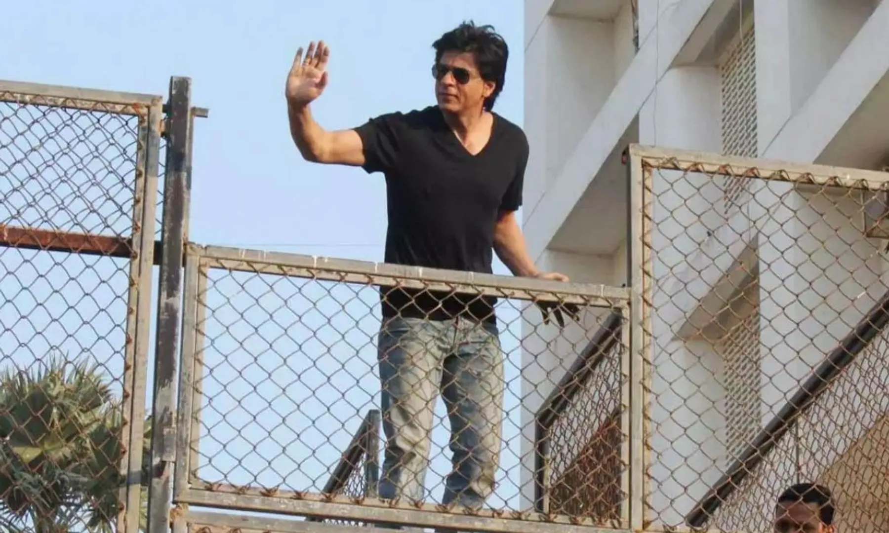 Shah Rukh Khan and his family to move out of Mannat temporarily
