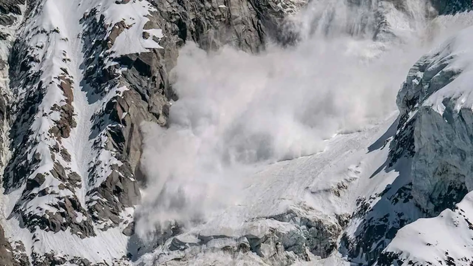 Avalanche in Uttarakhand: 57 workers feared trapped, rescue operations underway post image
