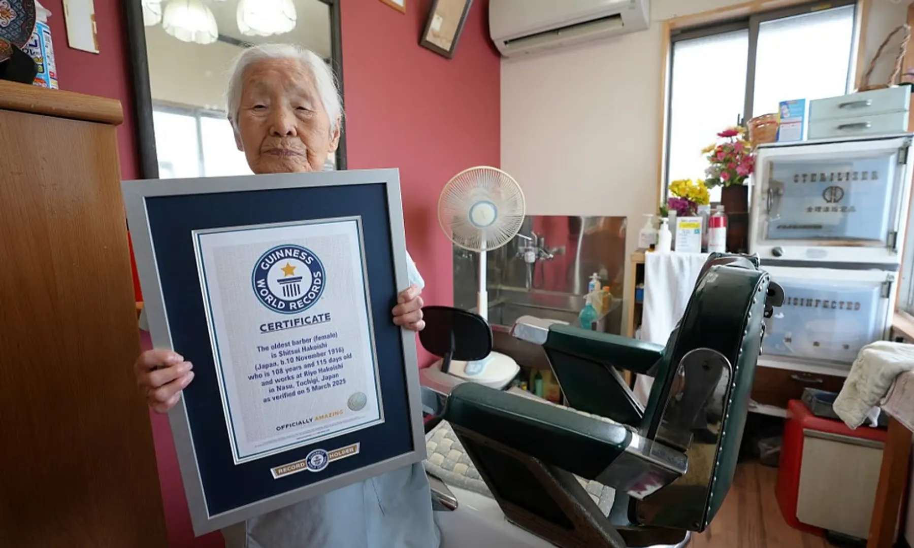 108-year-old Japanese barber sets Guinness World Record 