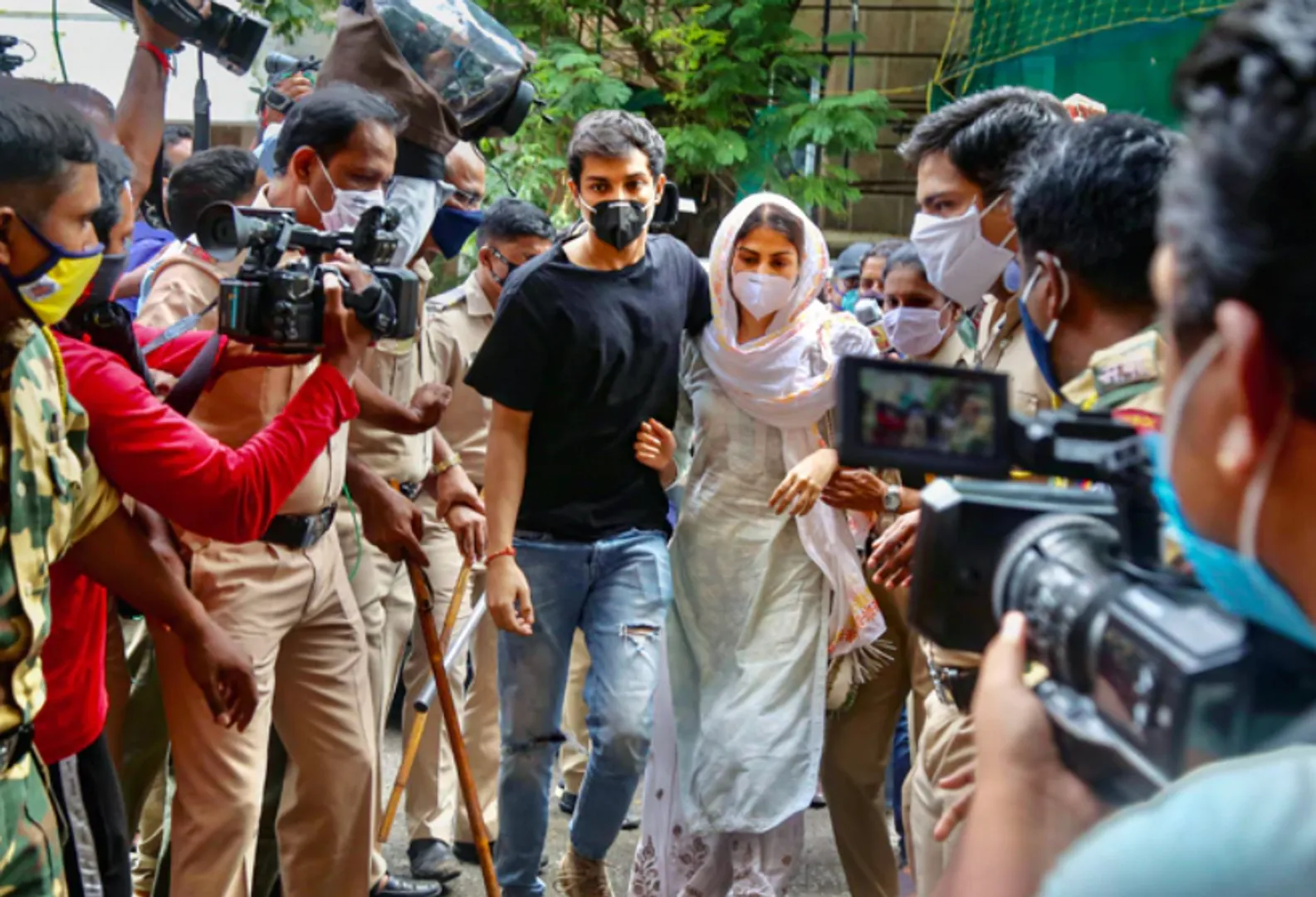Actress Rhea Chakraborty and others to remain in jail till 6th October, judicial custody extended