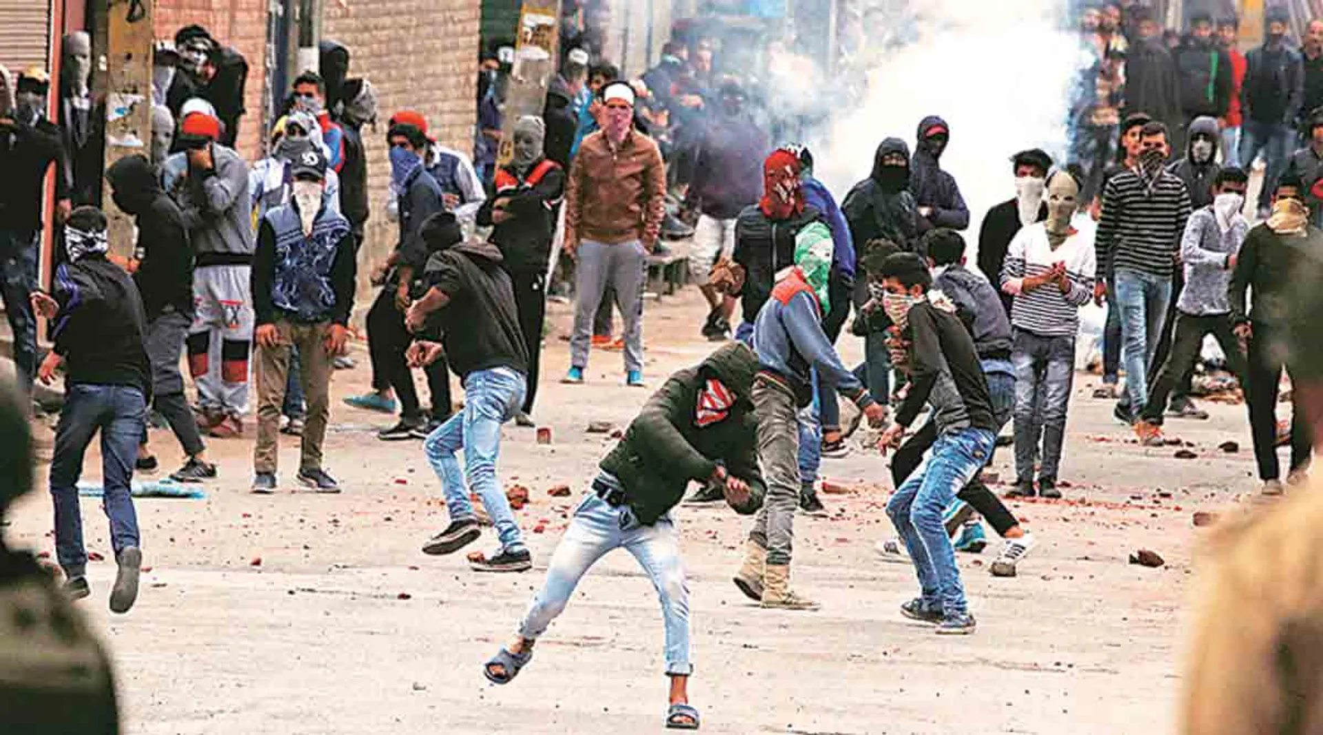 No govt jobs, passports for those involved in stone-pelting: J&K Authorities