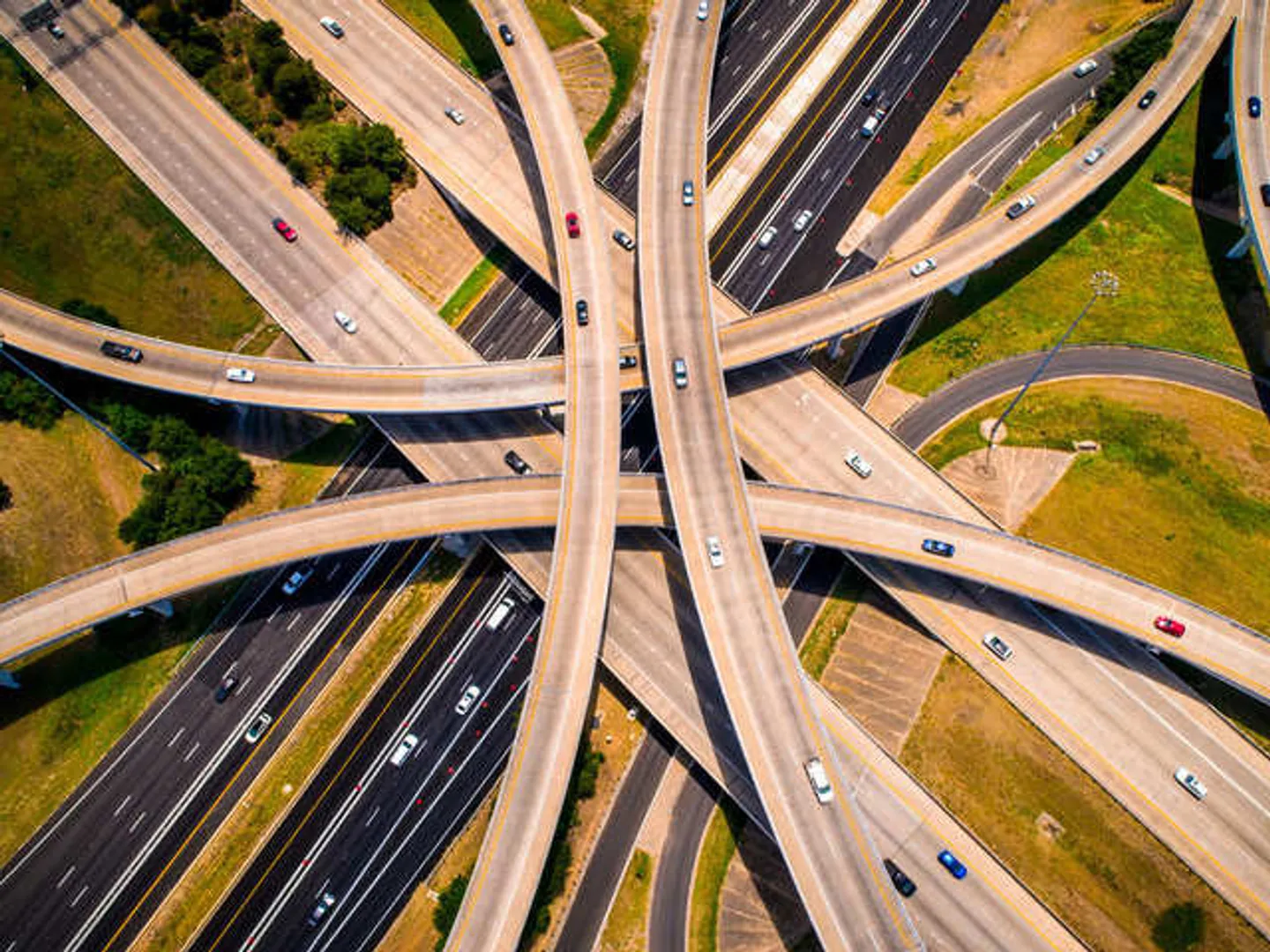 World’s Longest Expressway from Delhi to Mumbai nears completion: Here are the key developments