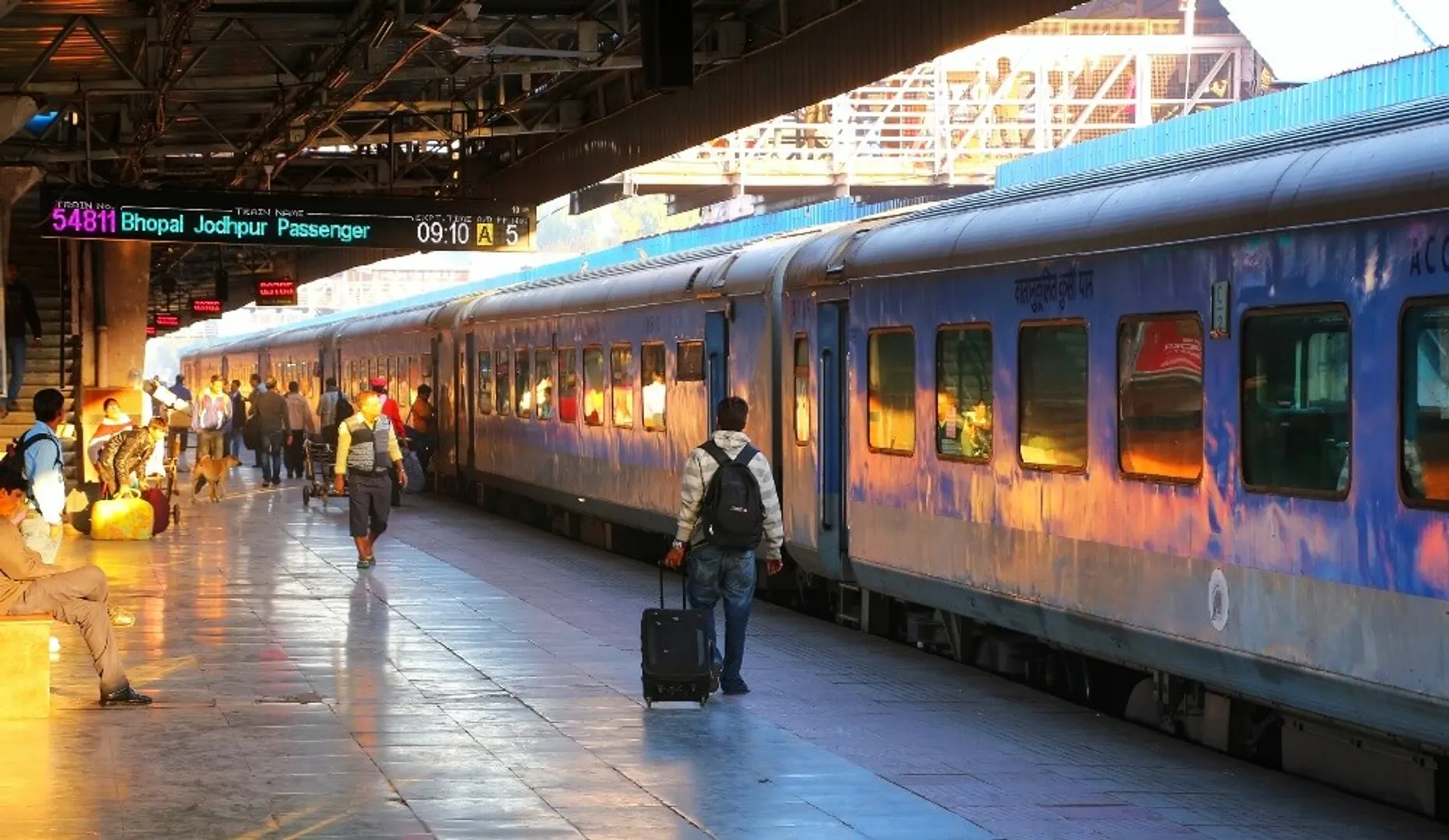 Woman gang-raped in a crowded moving train headed to Mumbai by 8 robbers, 4 arrested