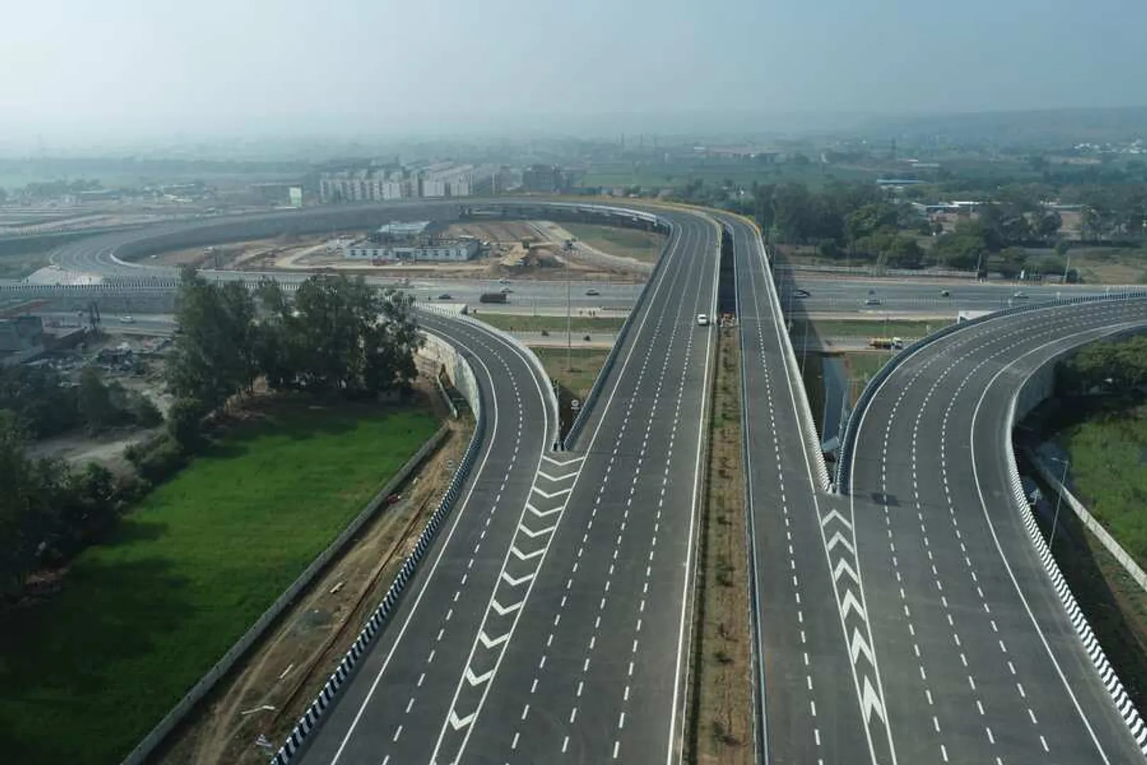 Netizens in awe after Nitin Gadkari shares latest pics of Delhi-Mumbai Expressway
