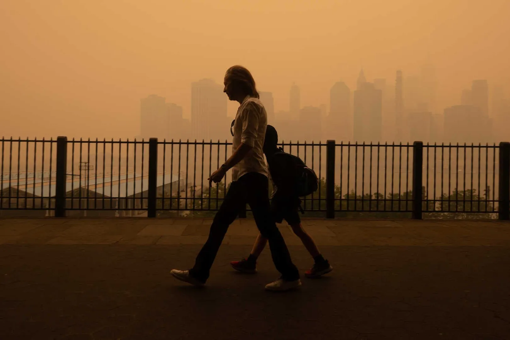 Red Sky dominates New York as smoke from Canadian wildfire rolls in