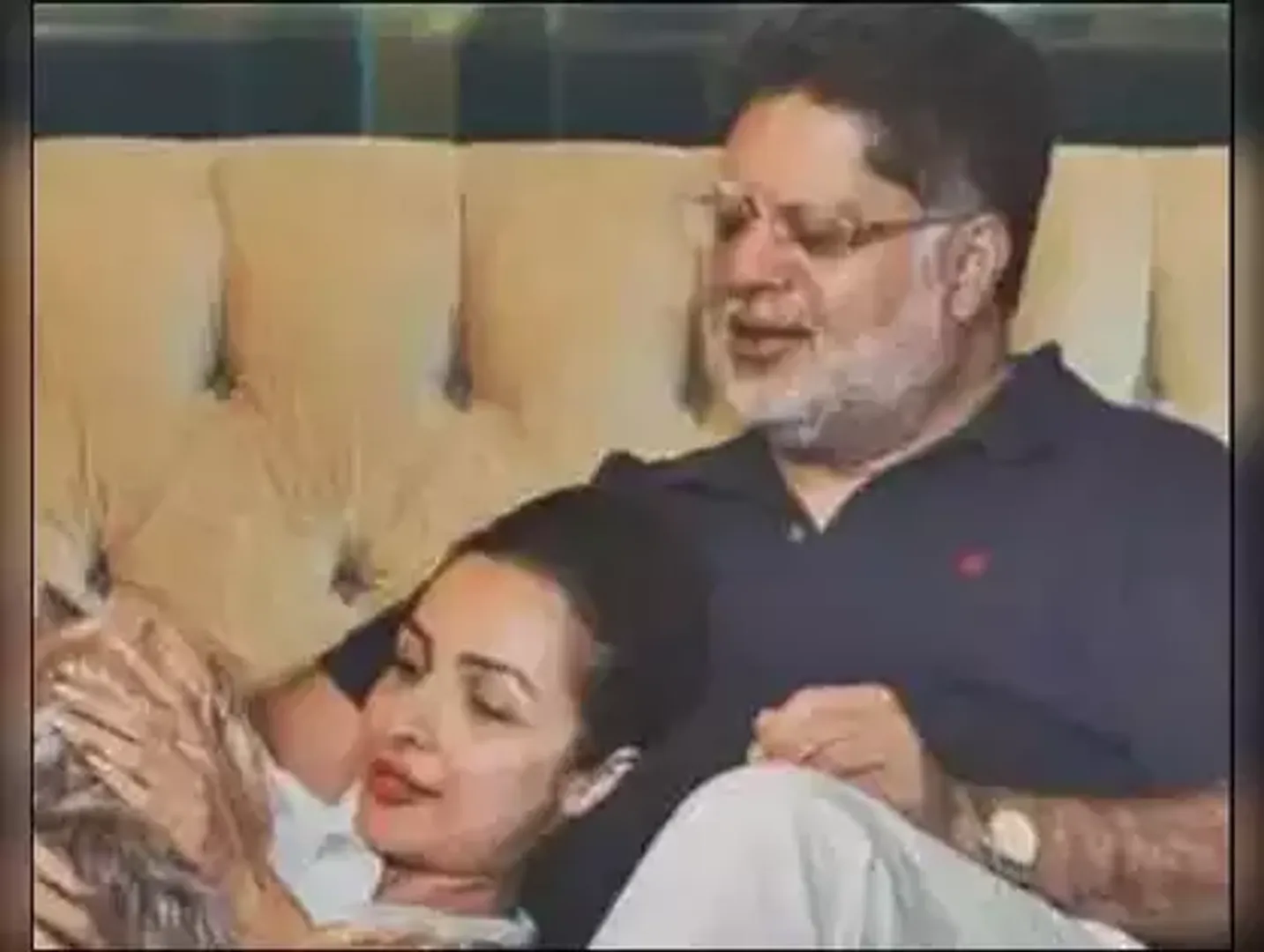 Malaika Arora's father Anil commits suicide, No note found yet