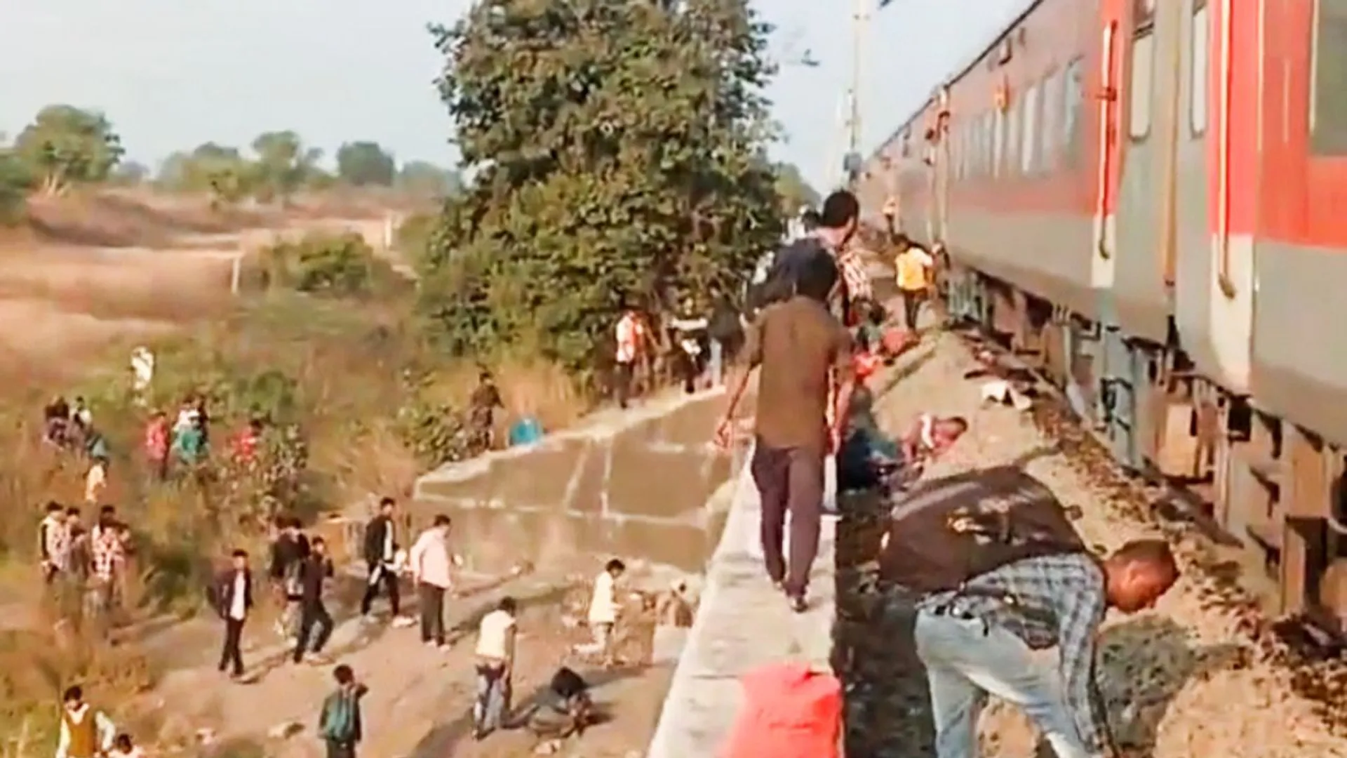 Jalgaon Pushpak Express accident: Death toll rises to 13