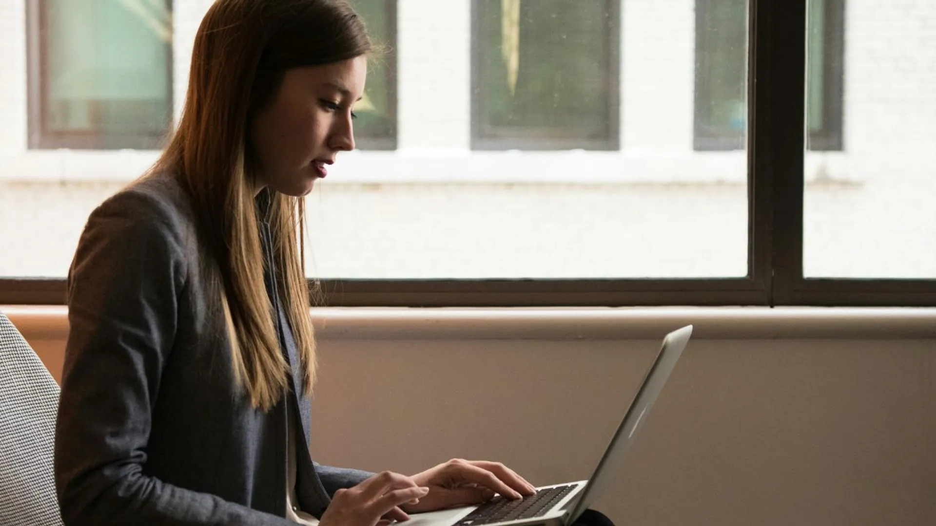 Representative image of a woman working.
