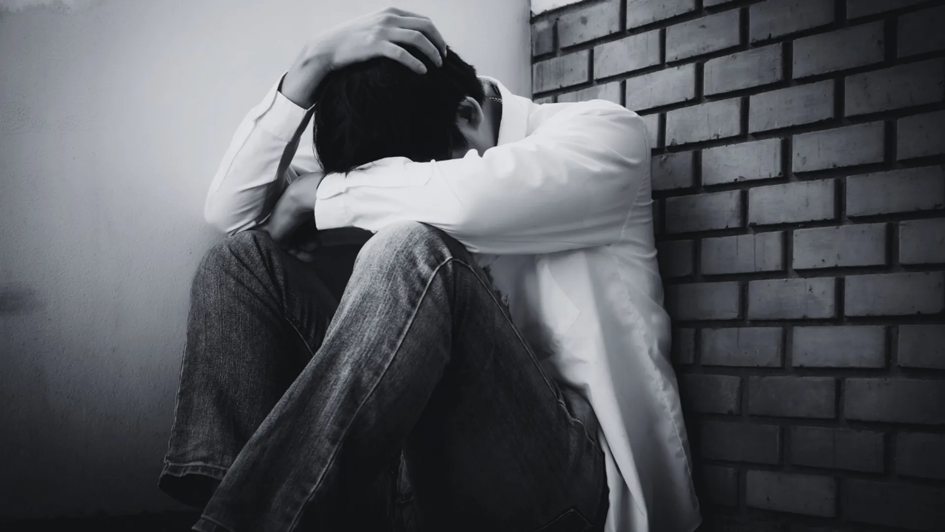  A teenager from the Indian state of Kerala died by suicide after severe bullying at school. The 15-year-old boy was bullied by his schoolmates for his skin colour. 