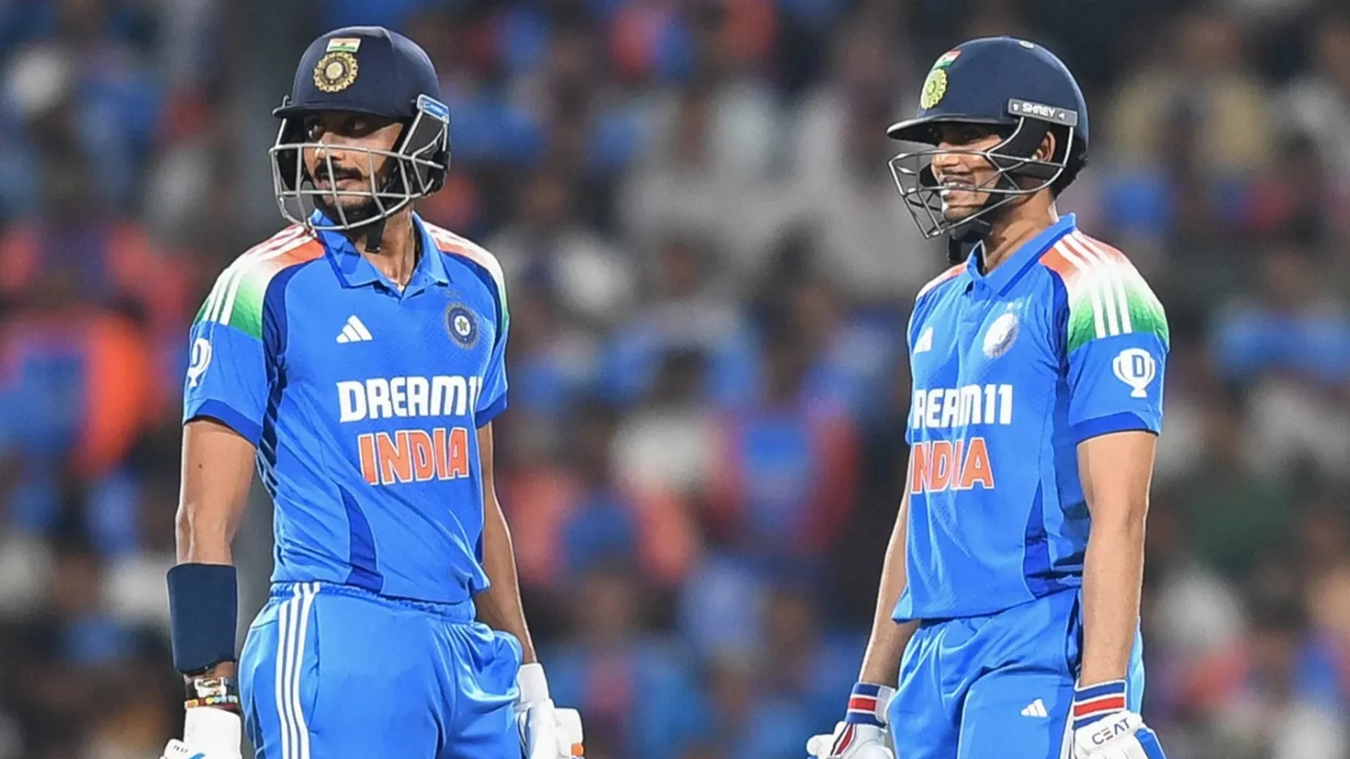 Axar Patel - Shubman Gill