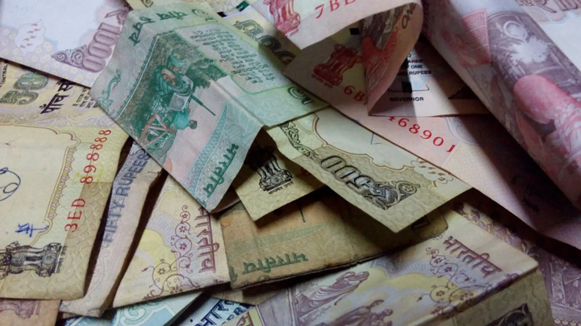 Demonetisation: Russia, Ukraine, 3 other countries protest cash shortage
