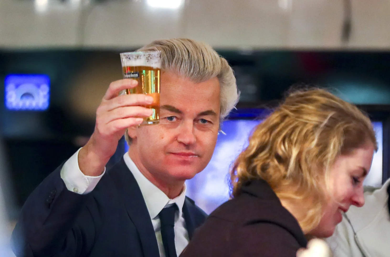 Holland: MP says shut all mosques, citizens say no