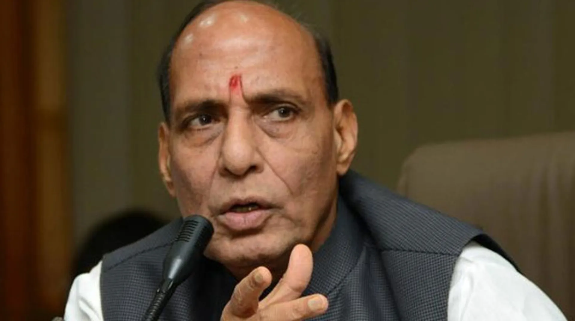 Rajnath Singh, Ram Madhav deny BJP's involvement in Karnataka crisis