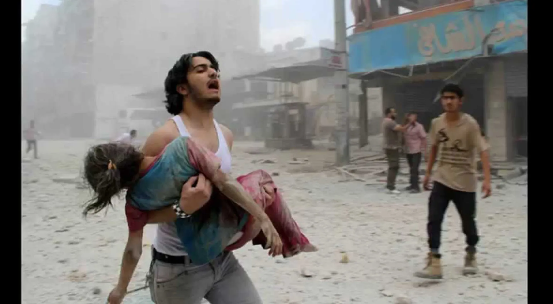 The job of war reporter: Reporting from the ground the contour of brutality