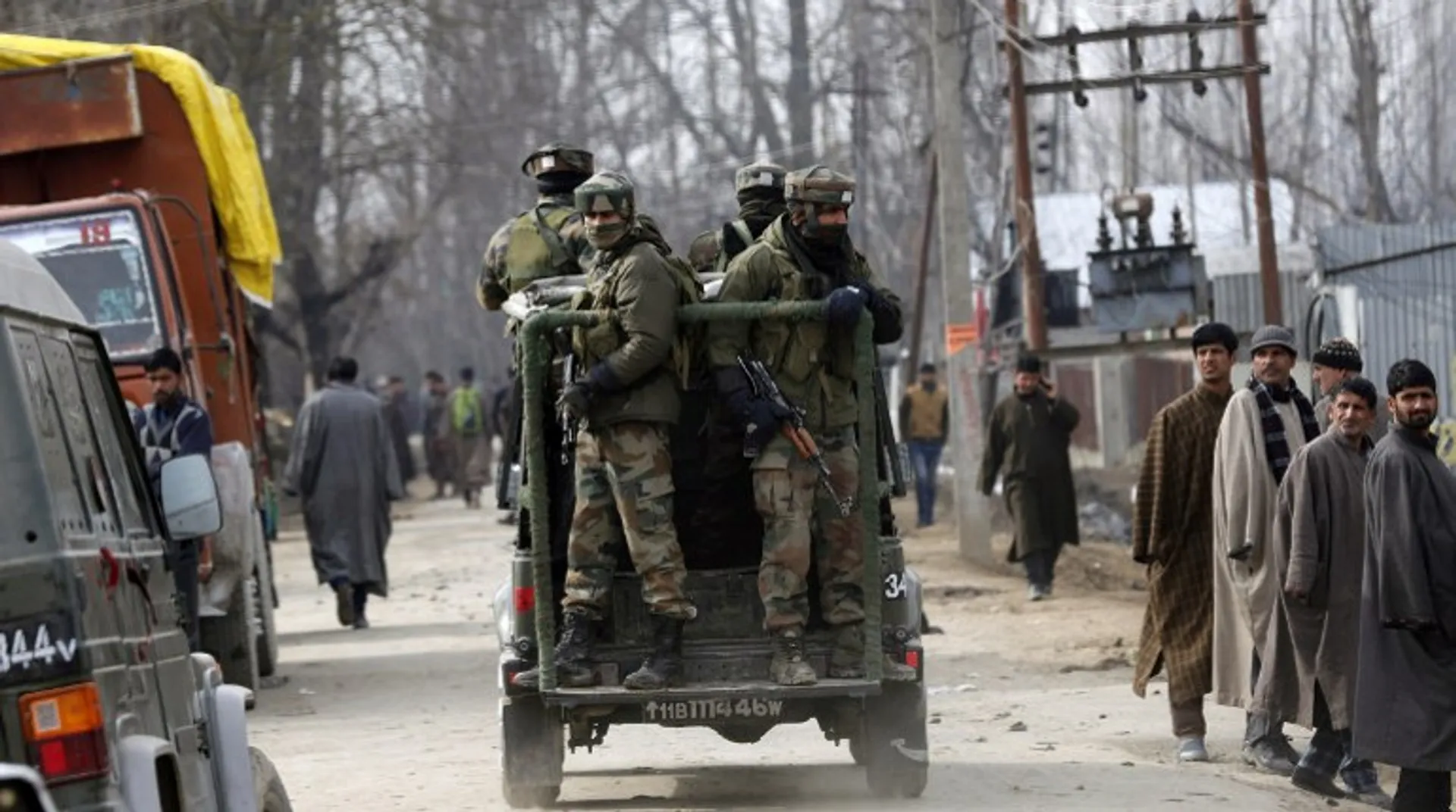 Four killed in attack on north Pakistan police post