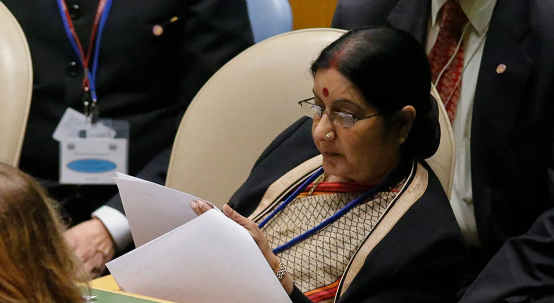 Sushma Swaraj asks Pakistani citizen to secure Sartaj Aziz's approval for medical visa