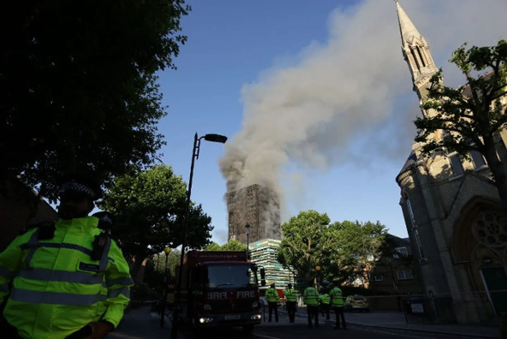 London tower fire: Death toll rises to 17