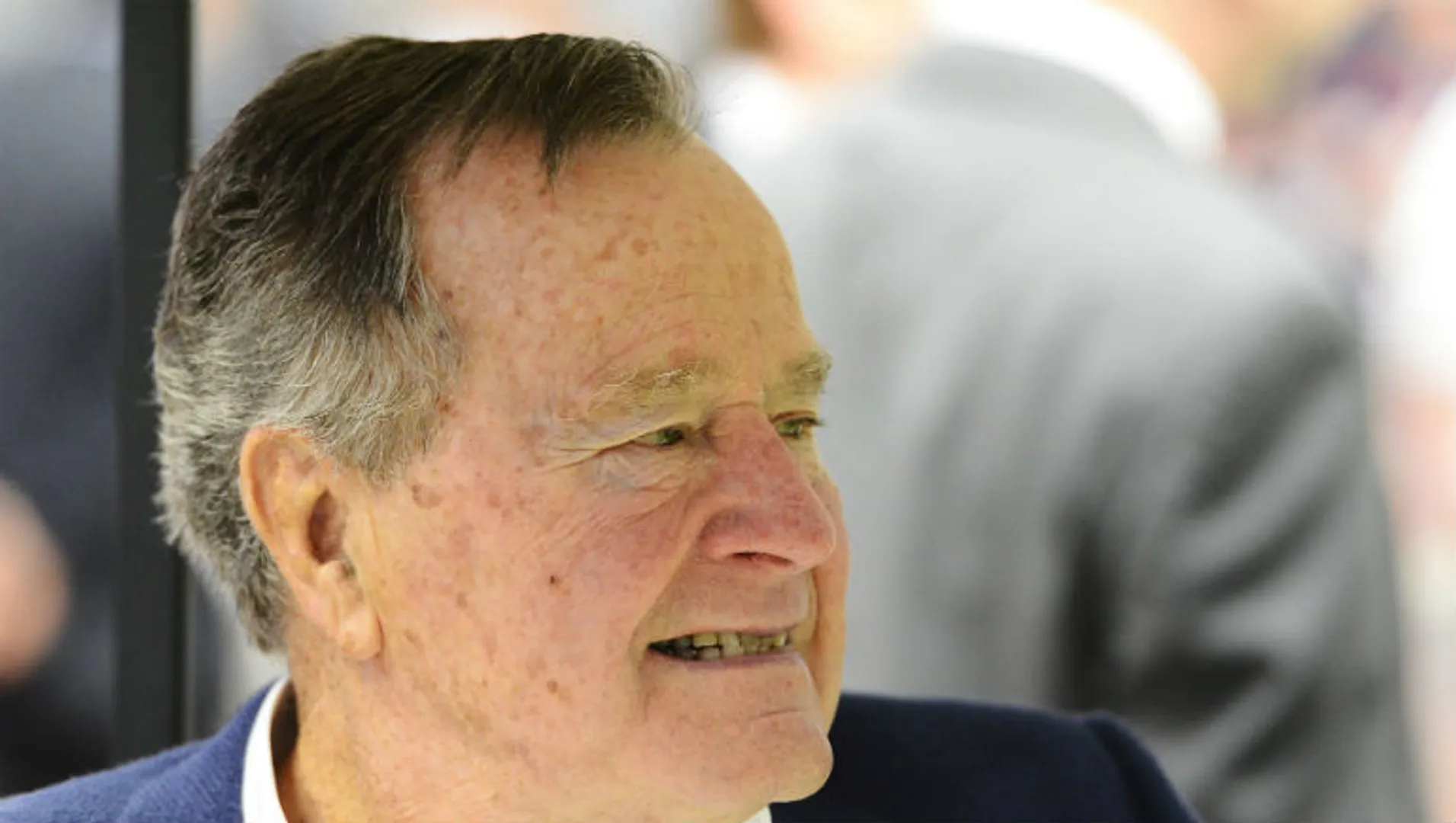 Bush senior apologises to woman who denounced groping incident