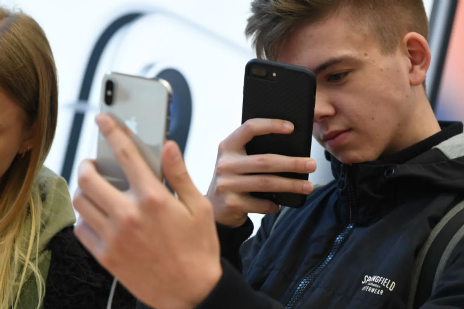 Use of filters to enhance selfies is widespread in India: Google Report