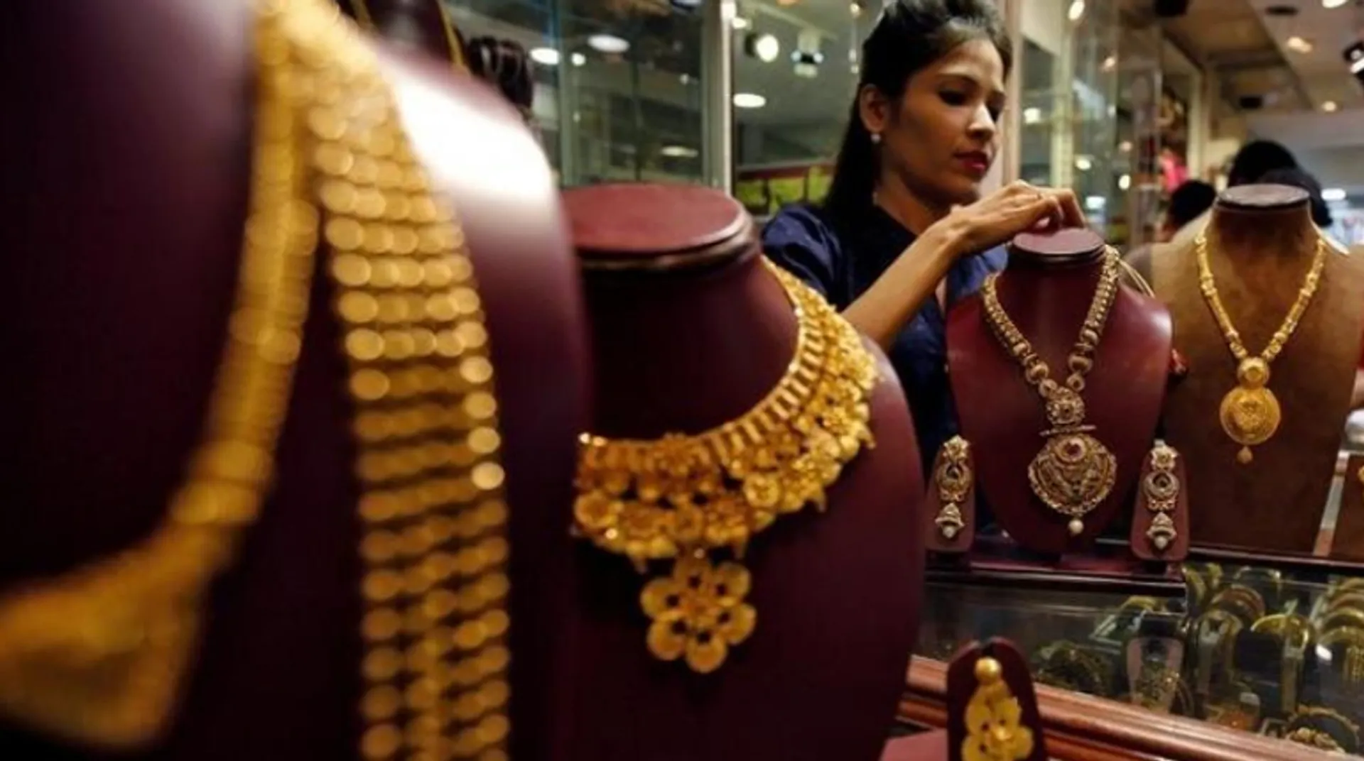 Scam-hit Gitanjali Gems hits new low in stock market