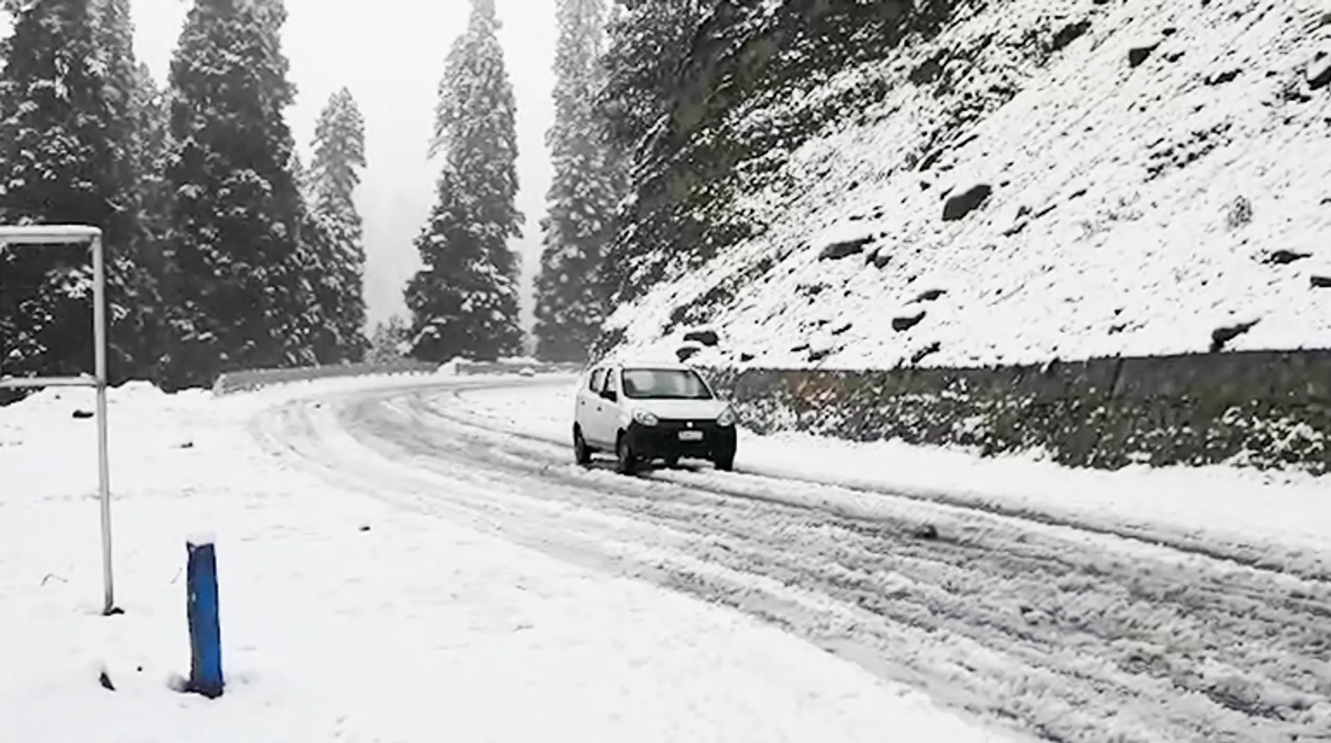 Watch: Heavy snowfall in J&K; rains expected in Delhi-NCR