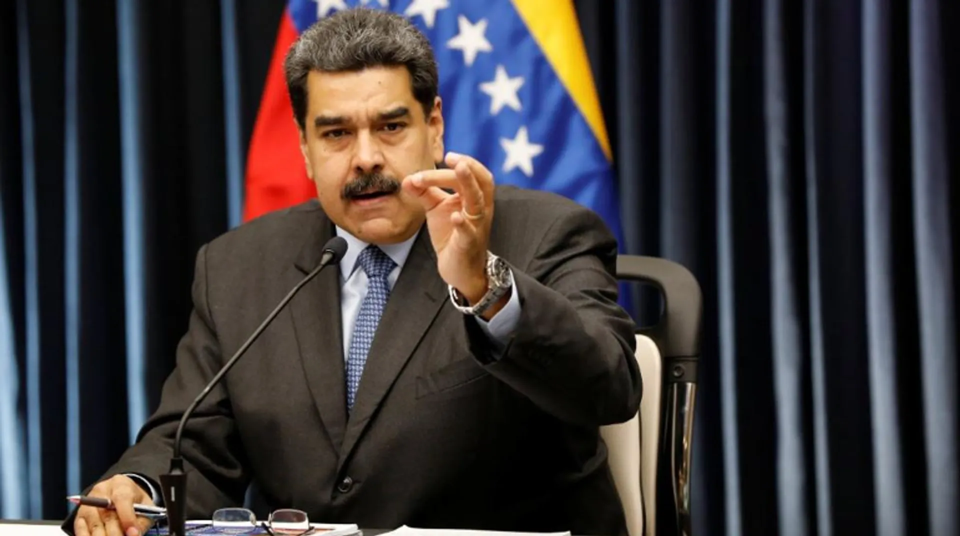 In face of alleged threats, Maduro government 'completely' shuts Venezuela's border with Colombia