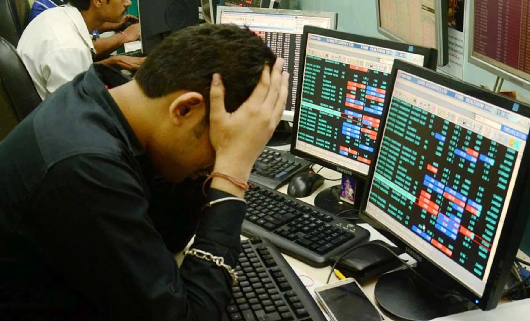 India's Sensex dives over 1,700 points on global cues