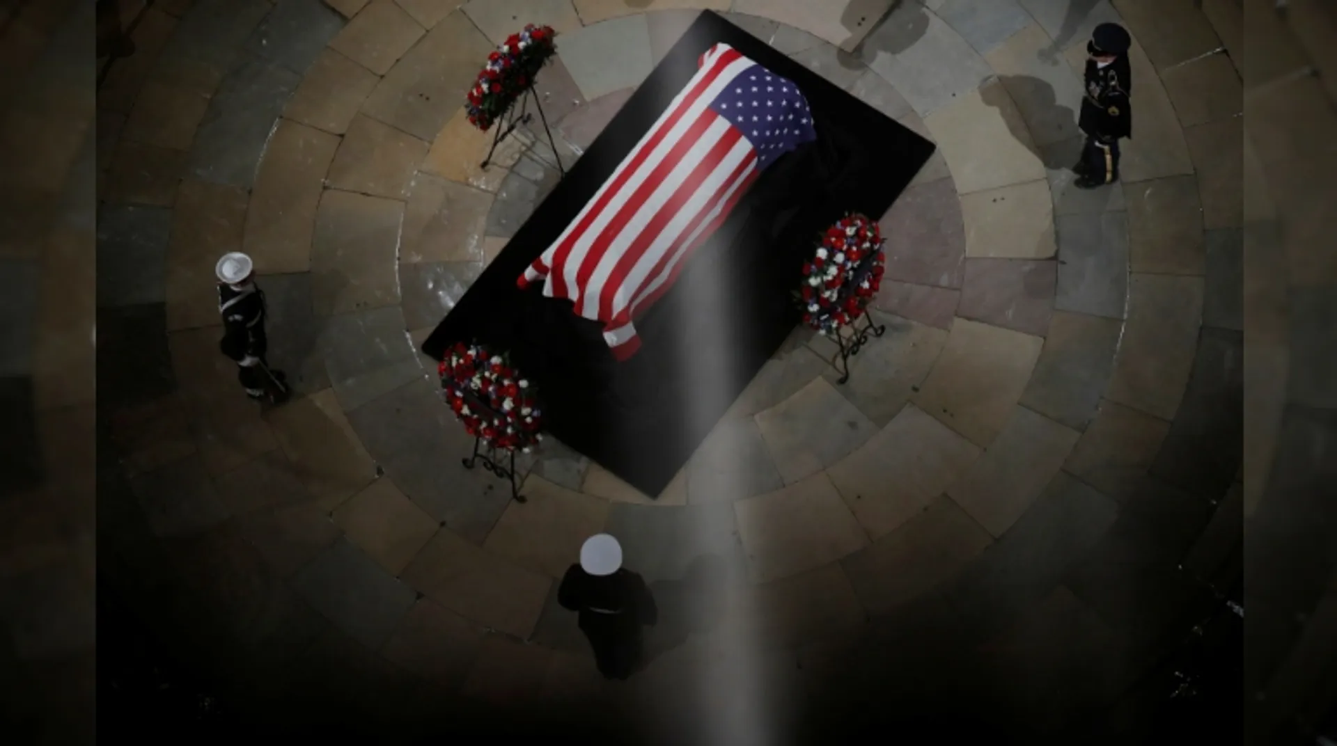 Washington pays its last respects to George HWÂ Bush as he lies in state at Capitol