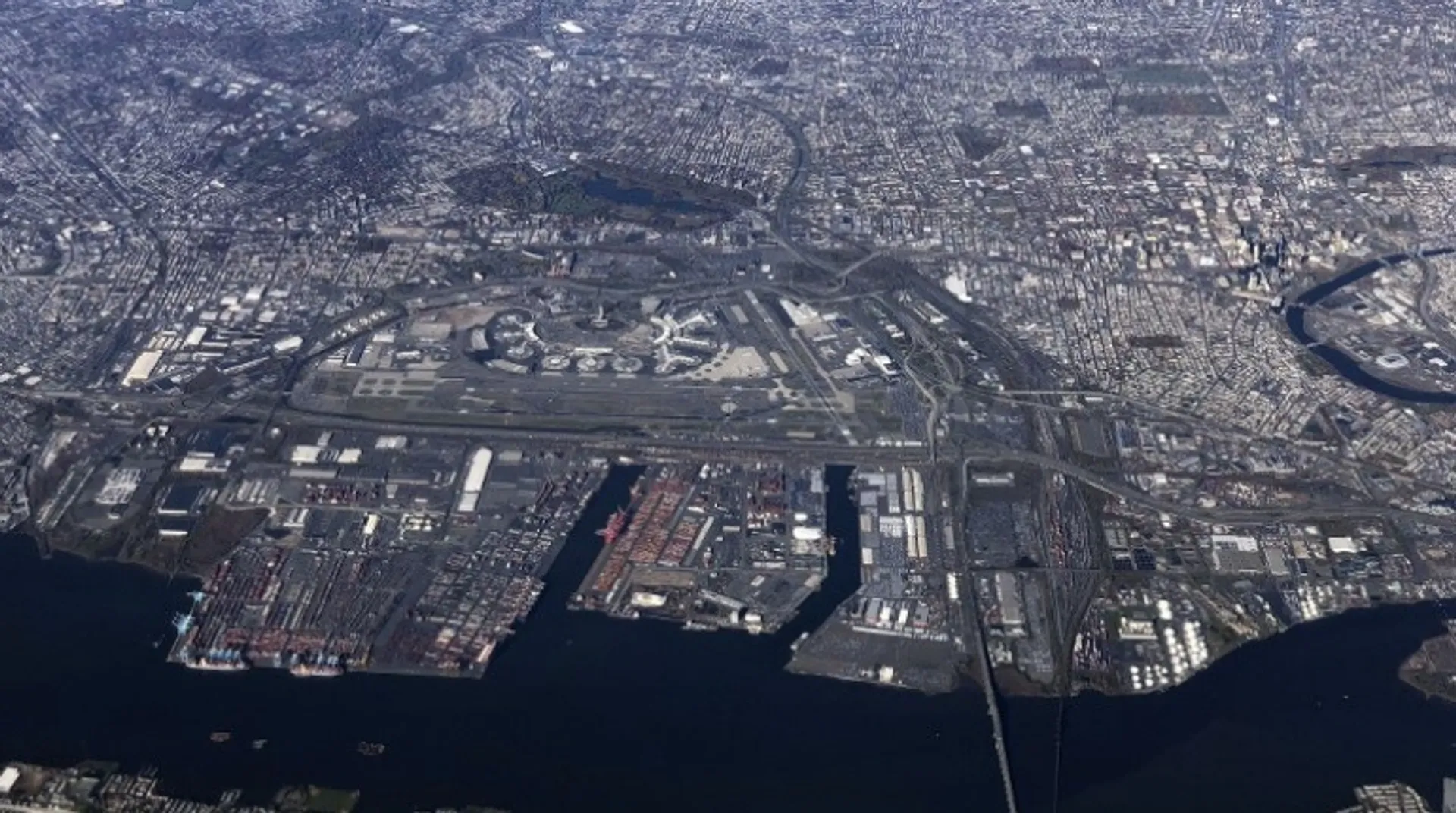 Newark Airport resumes normal operations after drone sightings temporarily halt traffic
