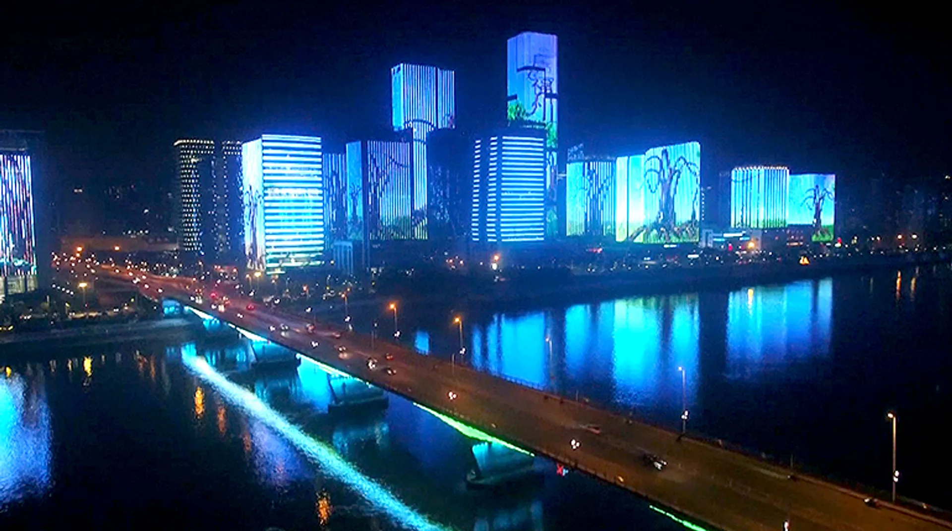 Chinese cities lit up by light shows, decorations amid Spring Festival holiday
