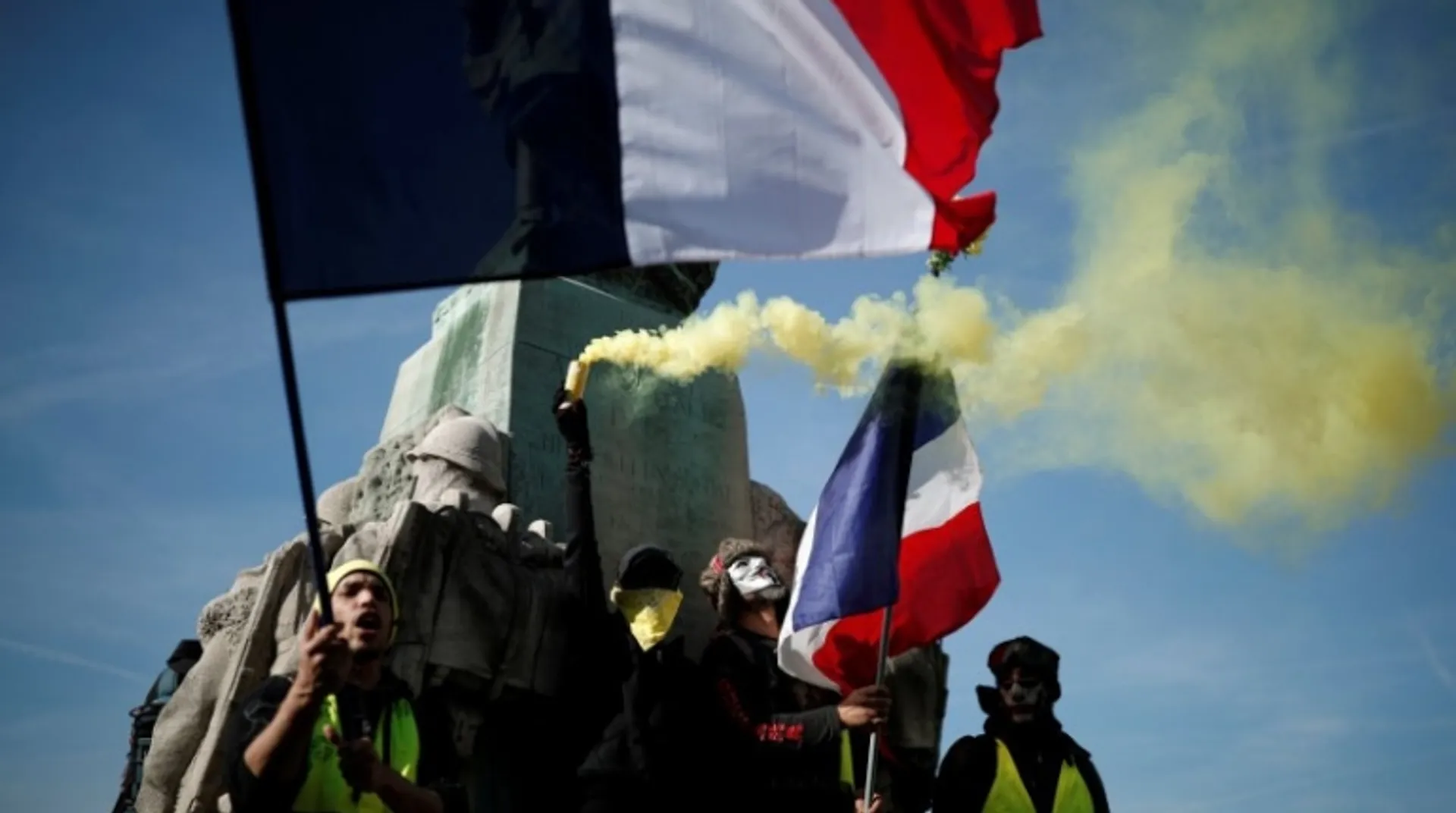 French yellow vest protesters clash with police but numbers wane