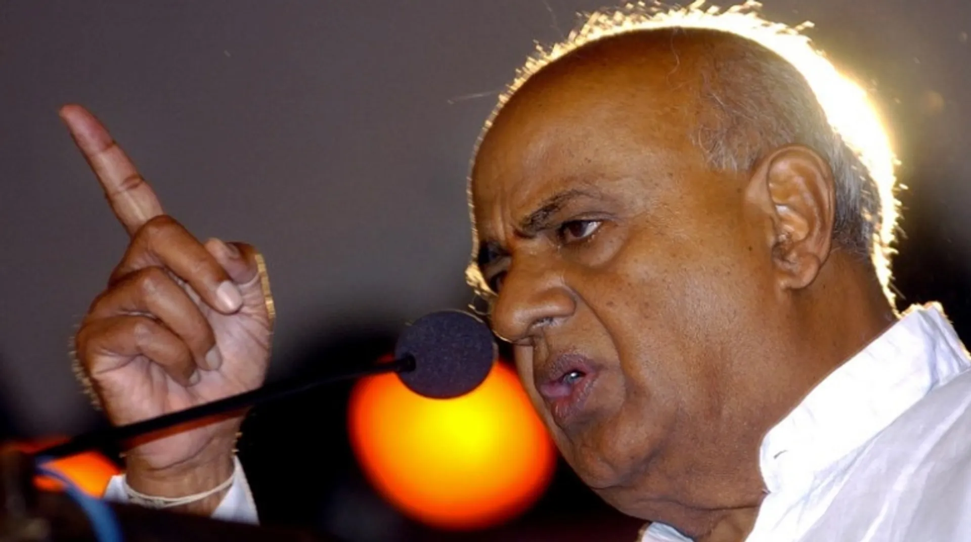 People suffering from floods but Karnataka government focused on phone tapping case: Deve Gowda