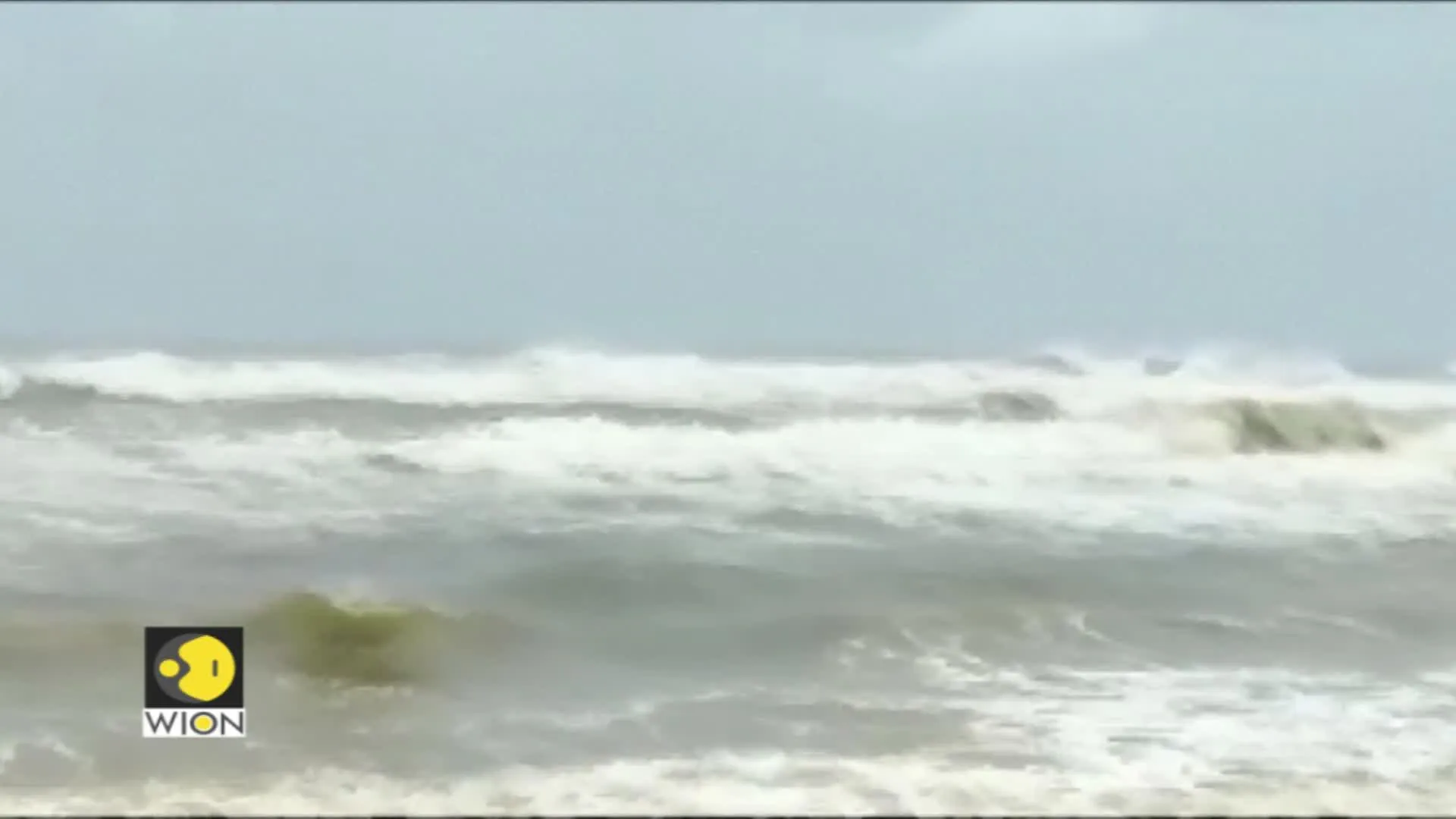 Towns evacuate, tourists flee as cyclone churns towards Indian southeastern coast