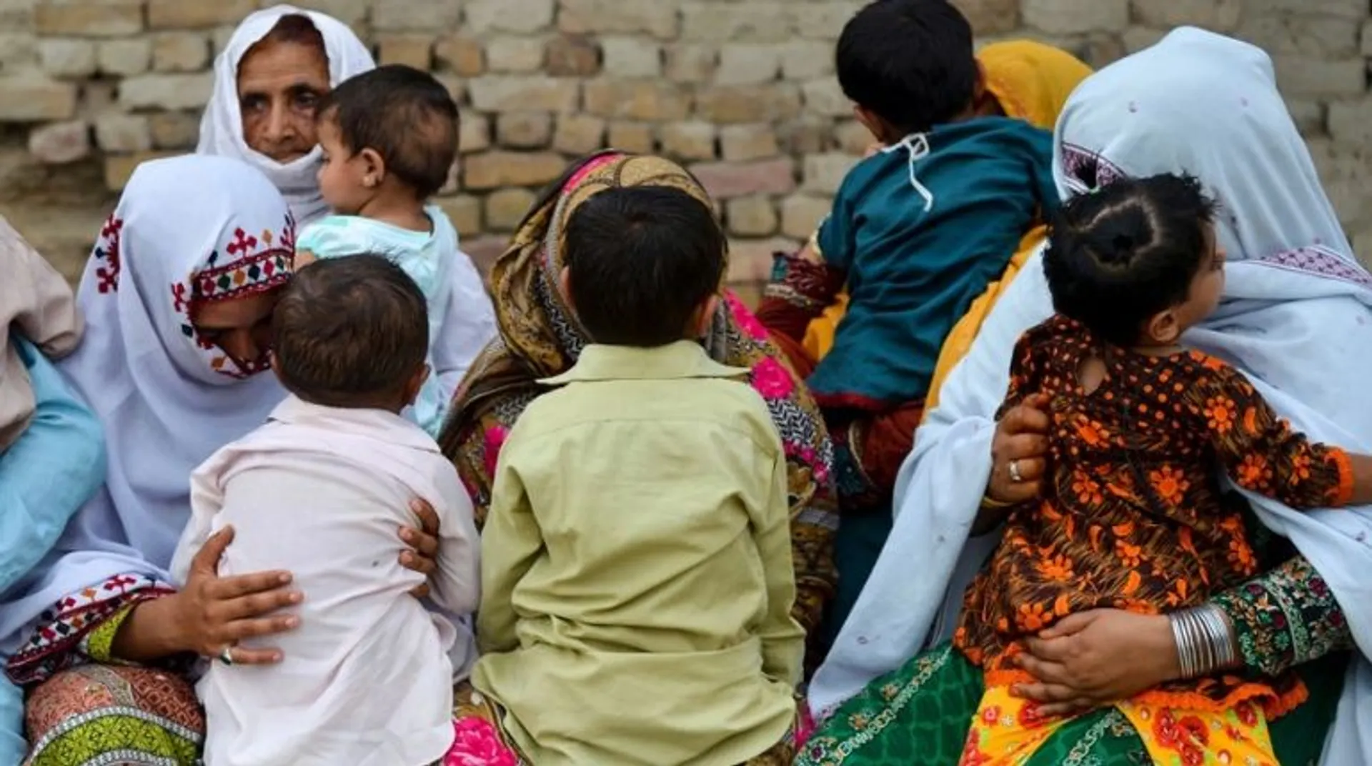WHO begins probe in spread of HIV cases in Pakistan