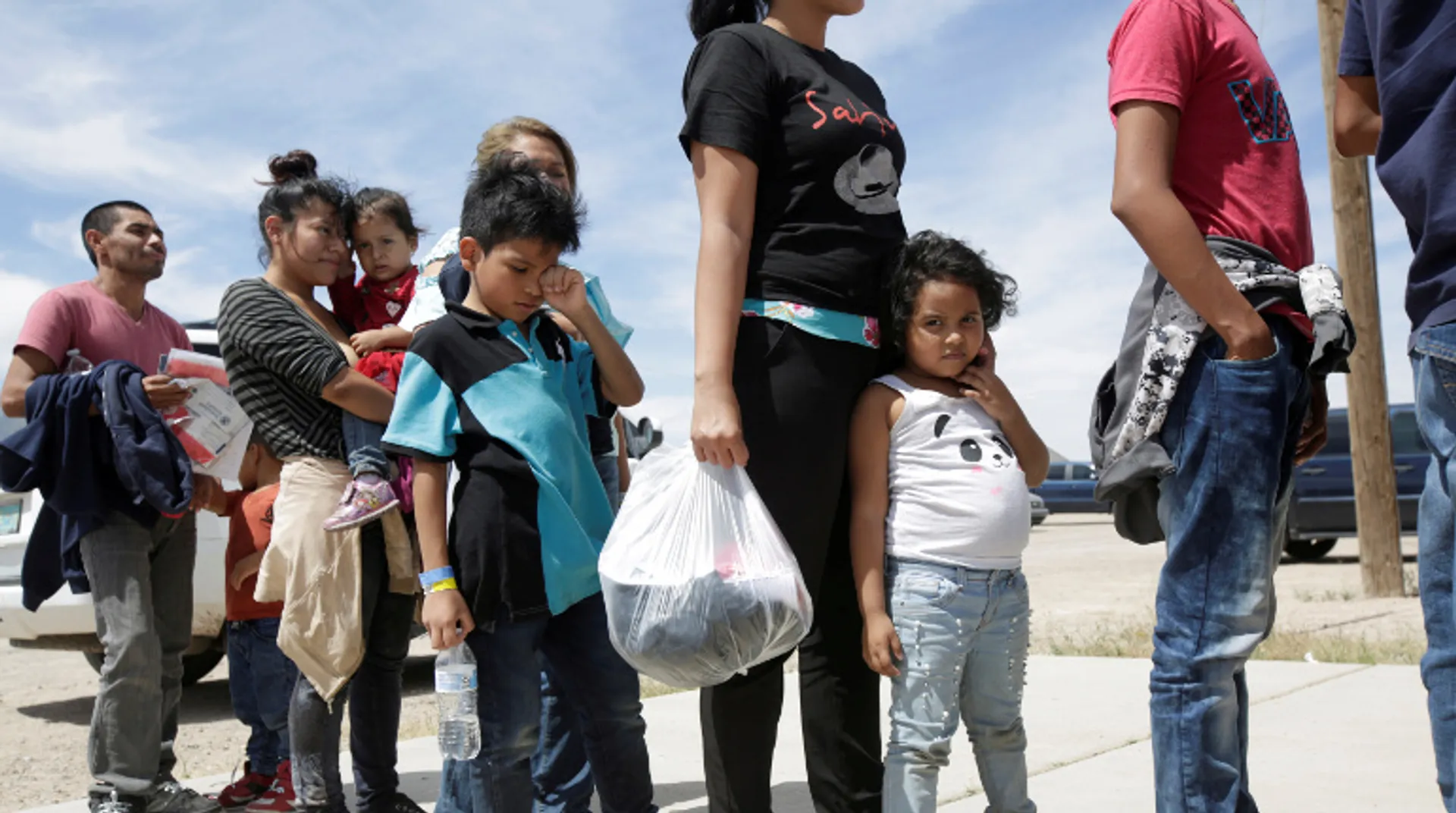 US Supreme Court allows Trump to deny asylum to many Central Americans
