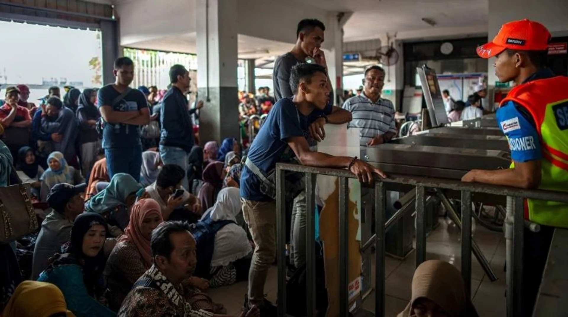 Power restored in Indonesia after tens of millions hit byÂ electricity outage